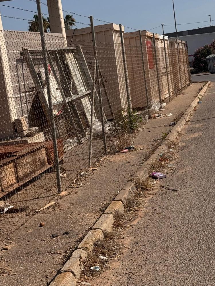 Abandono de las aceras en Pozo Aledo